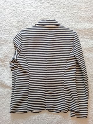 Americana Pinkie talla 36, como nueva.