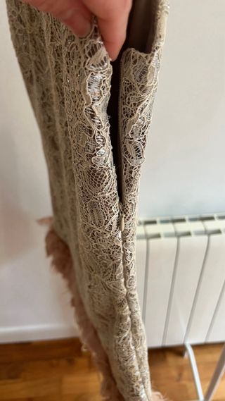 Vestido con plumas
