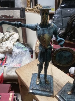 Don Quijote y sancho en bronce.