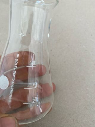 Cilindri e caraffe per laboratorio chimico