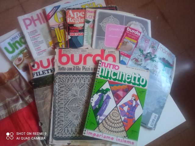 Varie riviste di moda, maglia, uncine