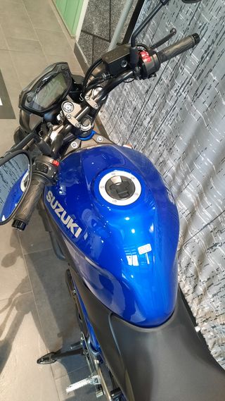 SUZUKI SV 650 AZUL