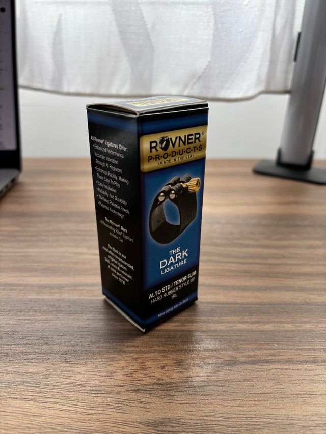 Abrazadera saxo alto Rovner Versa