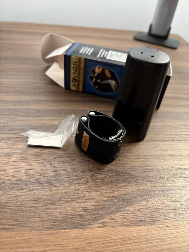 Abrzadera saxo alto Rovner Versa