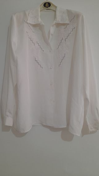 Blusa bordada