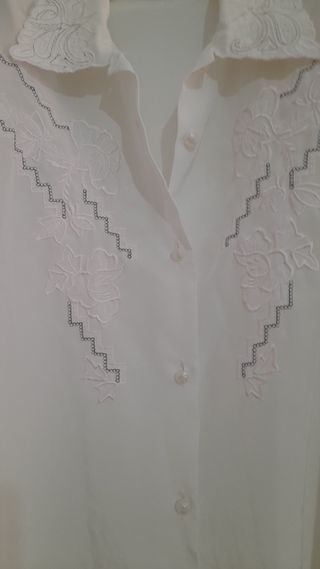 Blusa bordada