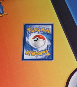 Radiant Charizard carta Pokemon PGO