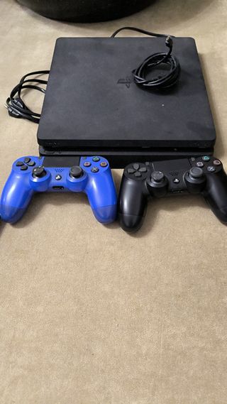 PLAY 4 CON DOS MANDOS