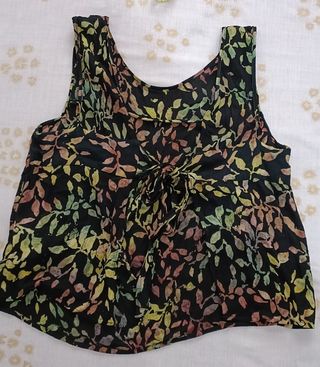 Top estampado espalda descubierta