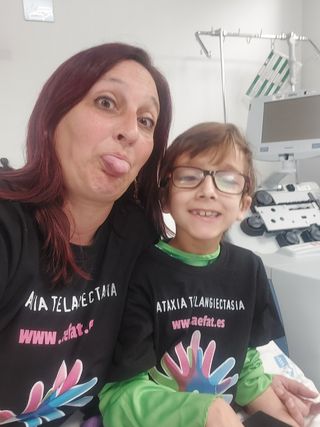 Bisutería solidaria. PULSERAS-PENDIENTES handmade