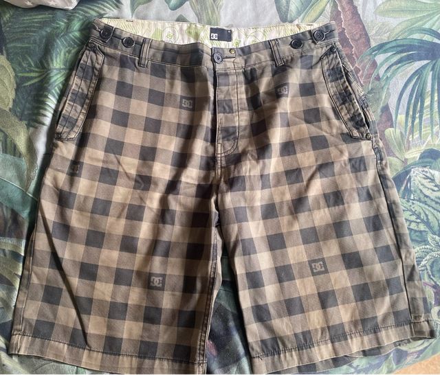 Pantalones bermudas DC
