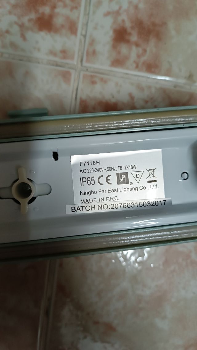 2 florescentes pequeños