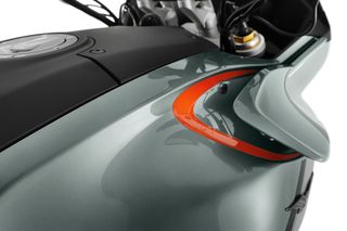 Moto Guzzi V 100 Mandelo S