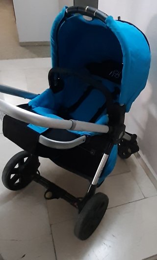Carro bebé,silla de paseo y bicicleta de madera.