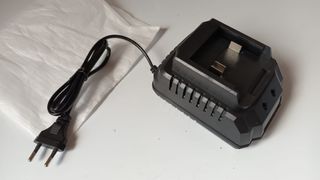 Caricabatterie speciale universale 21v 1A