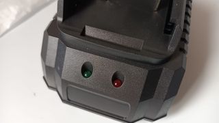 Caricabatterie speciale universale 21v 1A