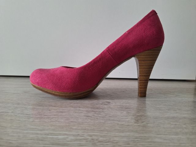 Zapatos rosas tacón