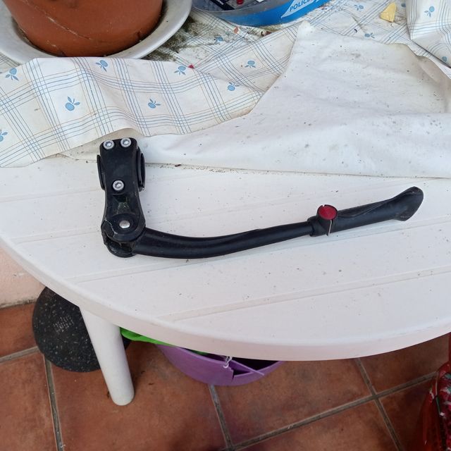 Pata b'twin regulable para bicicleta