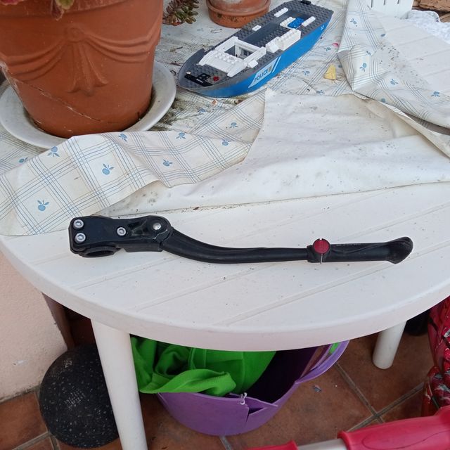 Pata b'twin regulable para bicicleta