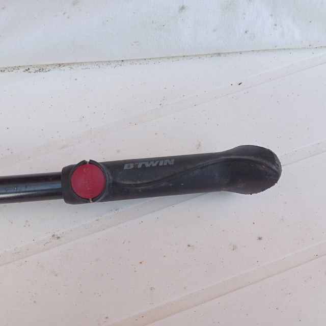 Pata b'twin regulable para bicicleta