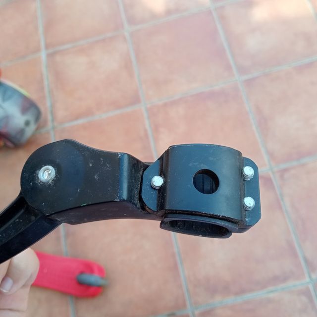 Pata b'twin regulable para bicicleta