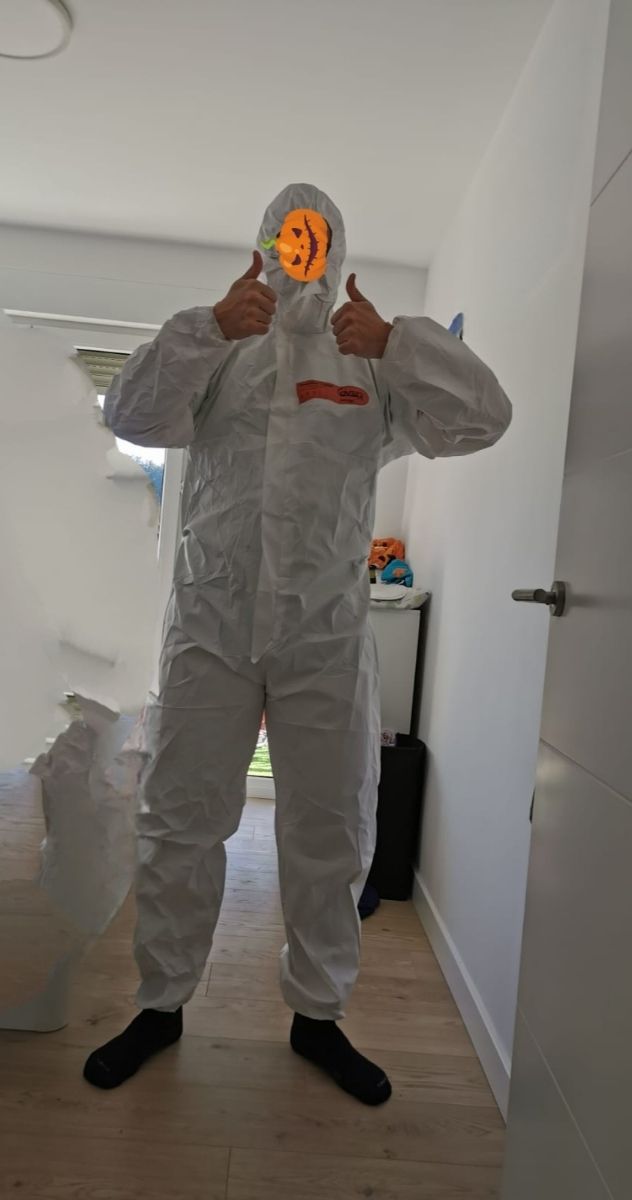 2 Buzos blancos con capucha