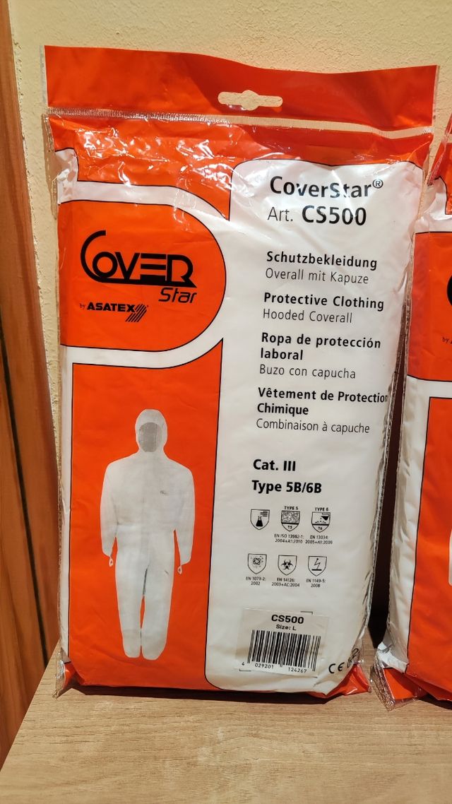 2 Buzos blancos con capucha