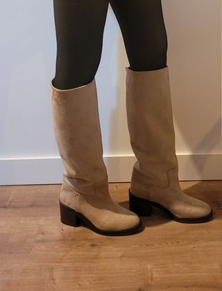Botas altas a la rodilla