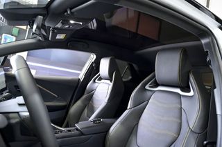 Toyota C-HR   2.0 200H Premiere Edition 