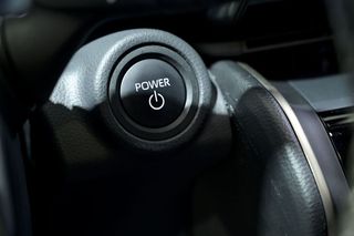 Toyota C-HR   2.0 200H Premiere Edition 