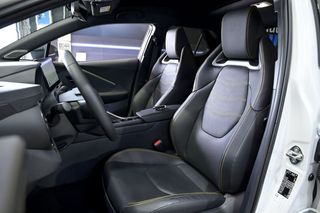 Toyota C-HR   2.0 200H Premiere Edition 