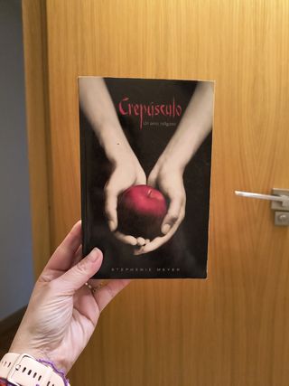 Crepúsculo (Saga Crepúsculo 1) (Spanish Edition)