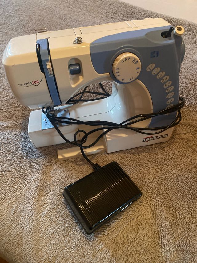 Maquina de coser inventa 100