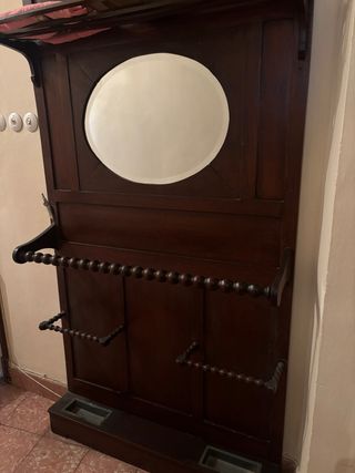 Antiguedad entrada vestidor castellano