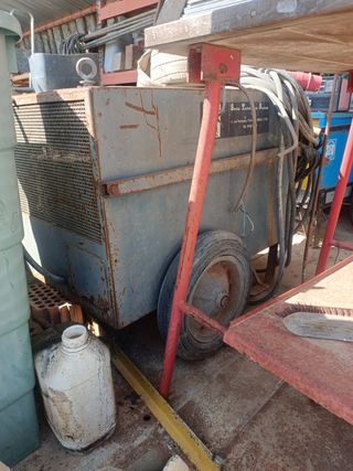 Máquina antigua de soldar