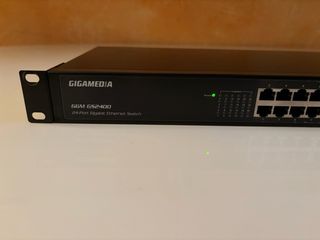 UNO SWITCH DA 24 PORTE COME NUOVO 10/100/1000 GIGA