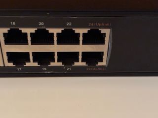 UNO SWITCH DA 24 PORTE COME NUOVO 10/100/1000 GIGA