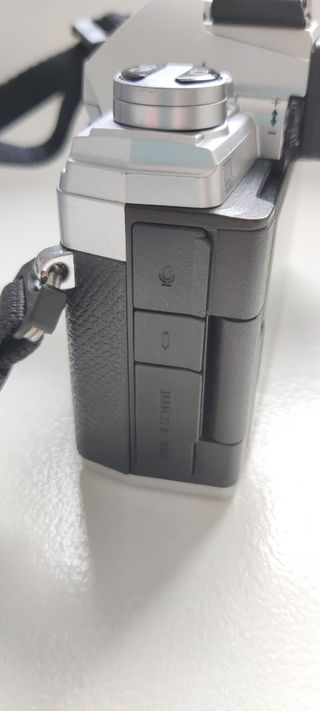 Olympus OM-D E-M5 III +Garantía