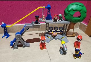 Patrulla canina , base y muñecos