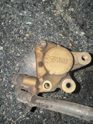 Pinza  latiguillo y bomba con maneta gilera runner