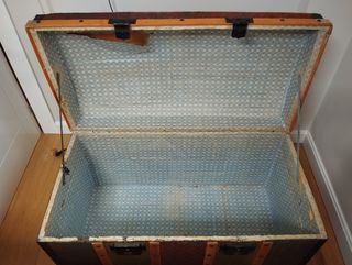 Baúl antiguo restaurado SXIX