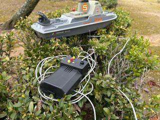 Barco de juguete a pilas años 60