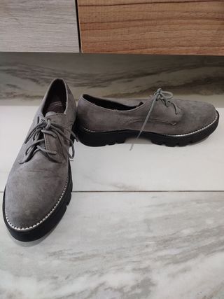 Zapatos de cordones gris