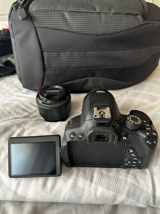 Canon eos 700D con 2 objetivos