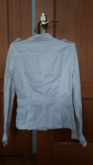 Cazadora vaquera blanca