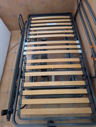 CAMA ARTICULADA PARA ENFERMOS MUY NUEVA