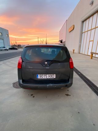 Peugeot 2014 7plazas