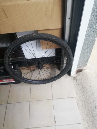 Rueda delantera bici 62x1,95 -52-559