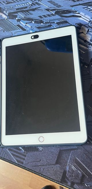 iPad 6th gen 32gb  funda