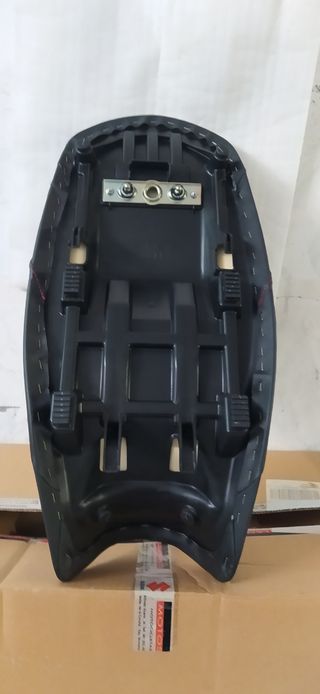 Asiento estándar moto Suzuki vstrom